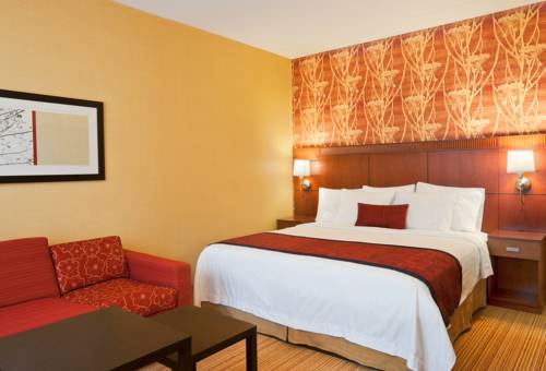 Imagen de la habitación del Hotel Courtyard Boston Stoughton. Foto 3