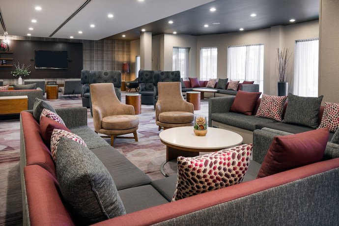 Imagen de los interiores del Hotel Courtyard Buffalo Airport. Foto 18