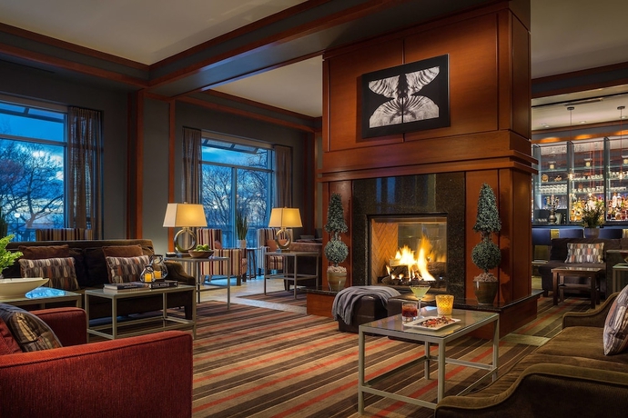 Imagen de los interiores del Hotel Courtyard Burlington Harbor. Foto 19