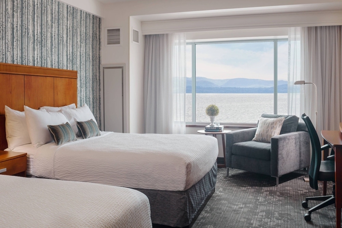 Imagen de la habitación del Hotel Courtyard Burlington Harbor. Foto 7