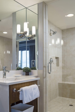 Imagen de la habitación del Hotel Courtyard Burlington Harbor. Foto 14