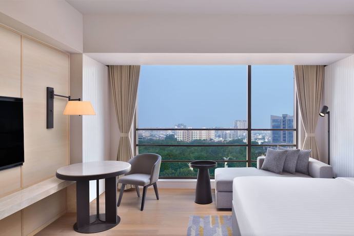 Imagen de la habitación del Hotel Courtyard By Marriott Ahmedabad Sindhu Bhavan Road. Foto 2
