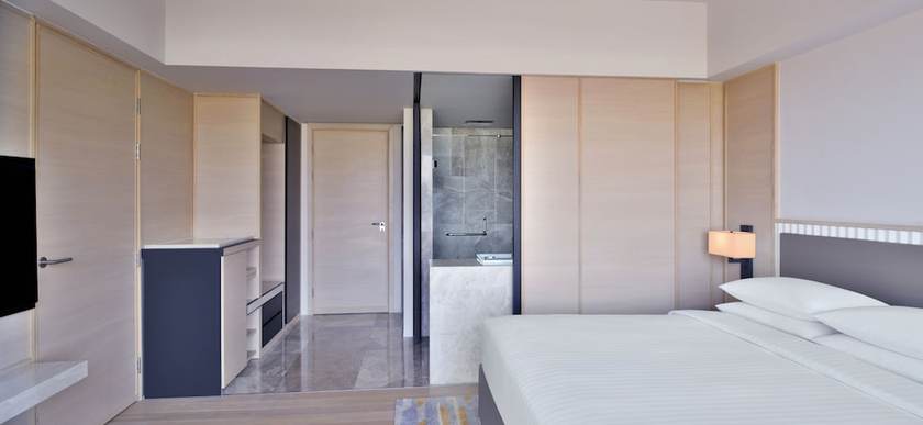 Imagen de la habitación del Hotel Courtyard By Marriott Ahmedabad Sindhu Bhavan Road. Foto 4