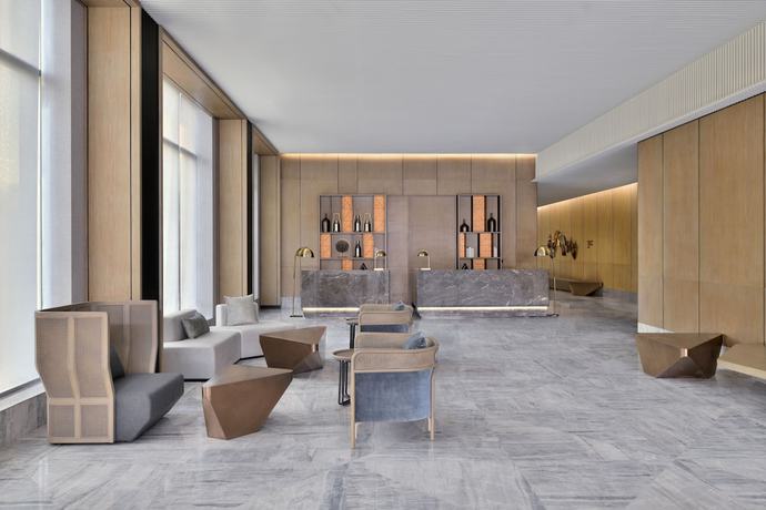 Imagen de los interiores del Hotel Courtyard By Marriott Ahmedabad Sindhu Bhavan Road. Foto 19