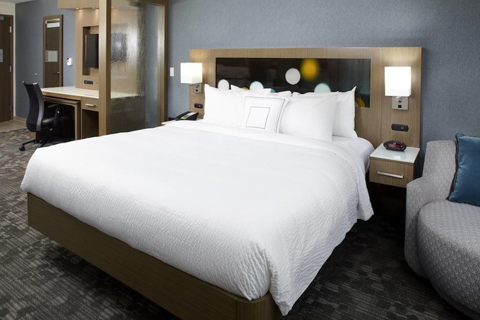 Imagen de la habitación del Hotel Courtyard By Marriott Akron Downtown. Foto 7