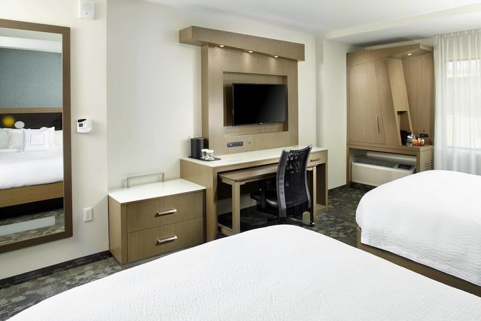 Imagen de la habitación del Hotel Courtyard By Marriott Akron Downtown. Foto 9
