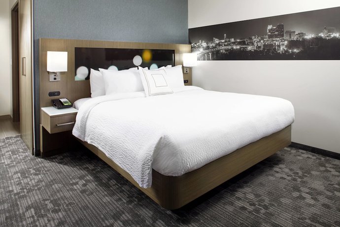 Imagen de la habitación del Hotel Courtyard By Marriott Akron Downtown. Foto 13