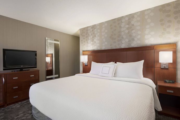 Imagen de la habitación del Hotel Courtyard By Marriott Akron Fairlawn. Foto 5