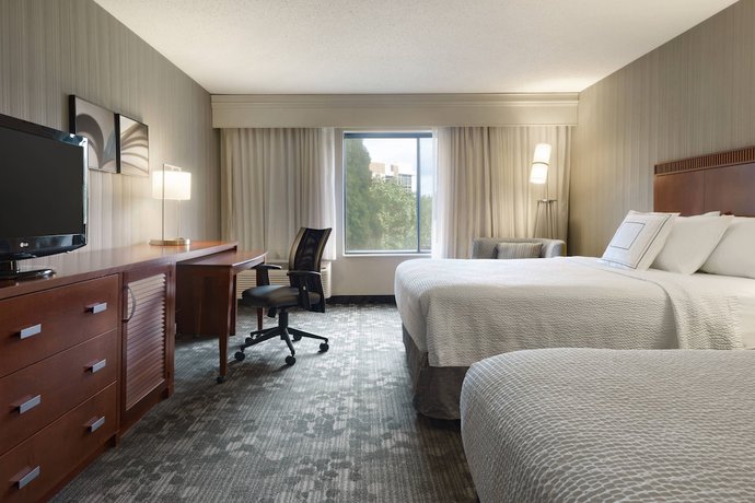 Imagen de la habitación del Hotel Courtyard By Marriott Akron Fairlawn. Foto 7