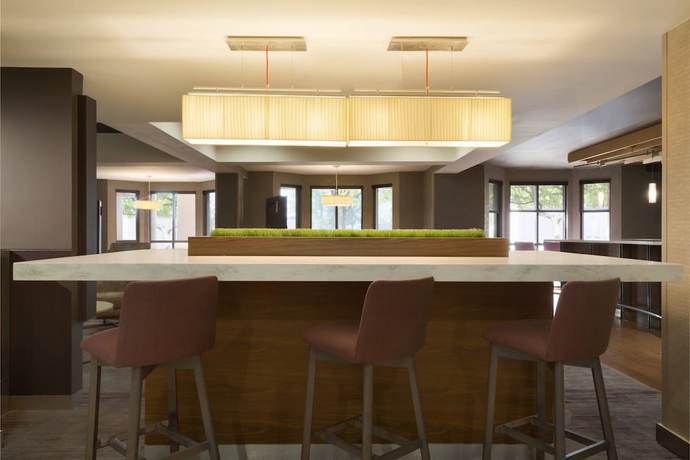 Imagen de los interiores del Hotel Courtyard By Marriott Akron Fairlawn. Foto 17