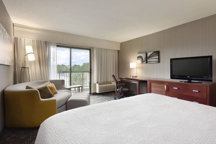 Imagen de la habitación del Hotel Courtyard By Marriott Akron Fairlawn. Foto 13