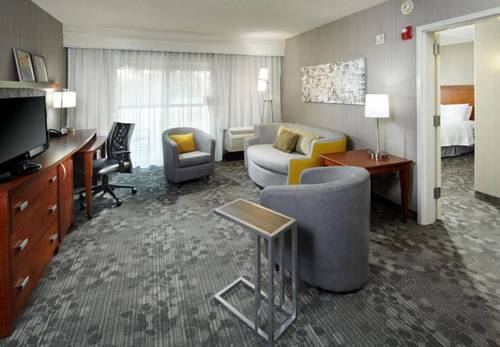 Imagen de la habitación del Hotel Courtyard By Marriott Akron Stow. Foto 3