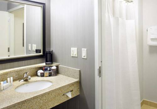 Imagen de la habitación del Hotel Courtyard By Marriott Akron Stow. Foto 8
