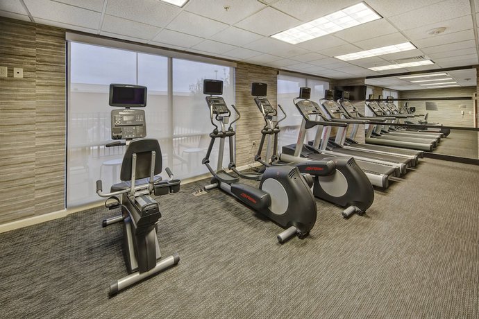 Imagen de los interiores del Hotel Courtyard By Marriott Alexandria. Foto 11