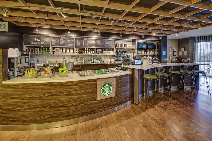 Imagen del bar/restaurante del Hotel Courtyard By Marriott Alexandria. Foto 2