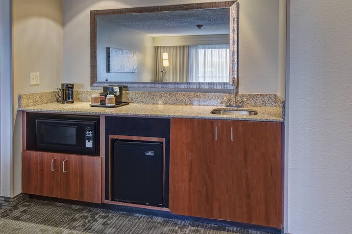 Imagen de la habitación del Hotel Courtyard By Marriott Alexandria. Foto 7