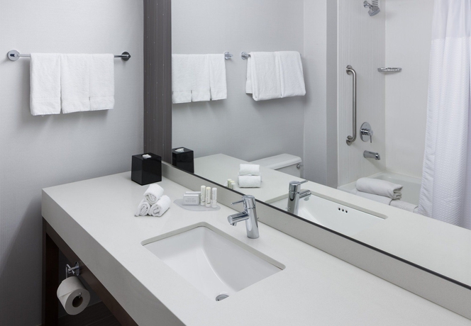 Imagen de la habitación del Hotel Courtyard By Marriott Alexandria Old Town/southwest. Foto 2