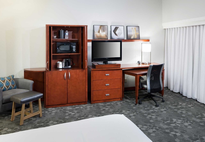 Imagen de la habitación del Hotel Courtyard By Marriott Alexandria Old Town/southwest. Foto 7