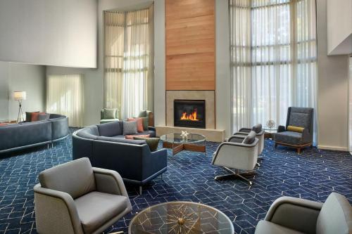 Imagen de los interiores del Hotel Courtyard By Marriott Alpharetta Atlanta. Foto 20