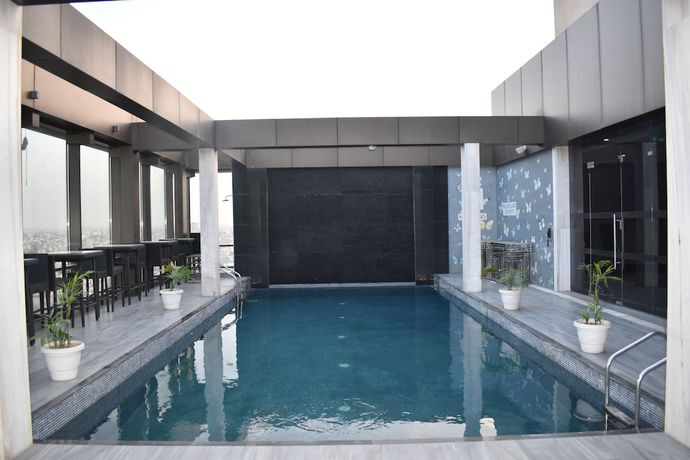 Imagen de la piscina del Hotel Courtyard By Marriott Amritsar. Foto 17
