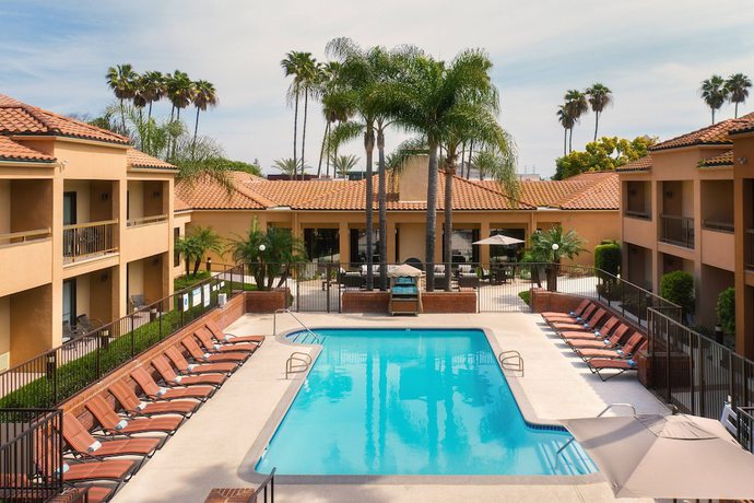 Imagen de la piscina del Hotel Courtyard By Marriott Anaheim Buena Park. Foto 20