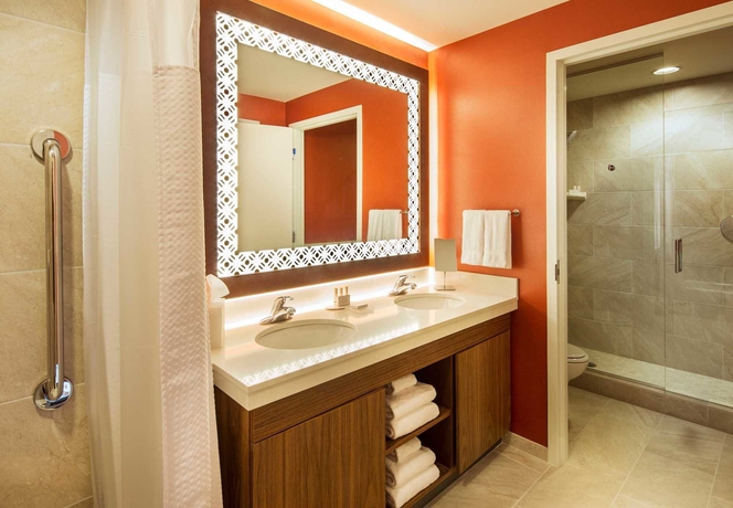 Imagen de la habitación del Hotel Courtyard By Marriott Anaheim Theme Park Entrance. Foto 6