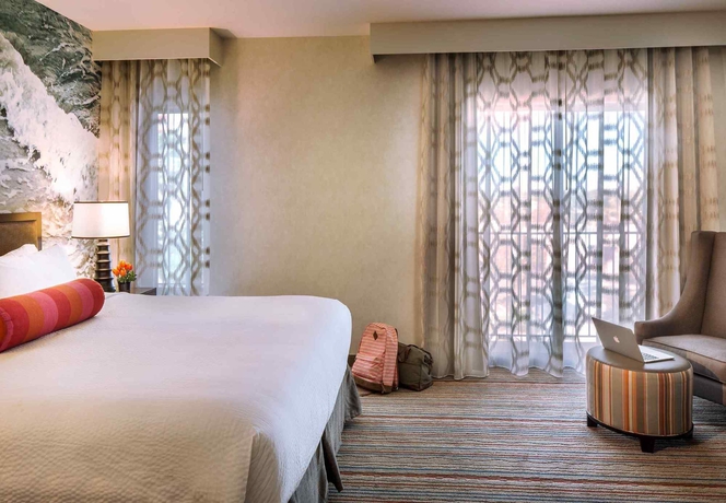 Imagen de la habitación del Hotel Courtyard By Marriott Anaheim Theme Park Entrance. Foto 7