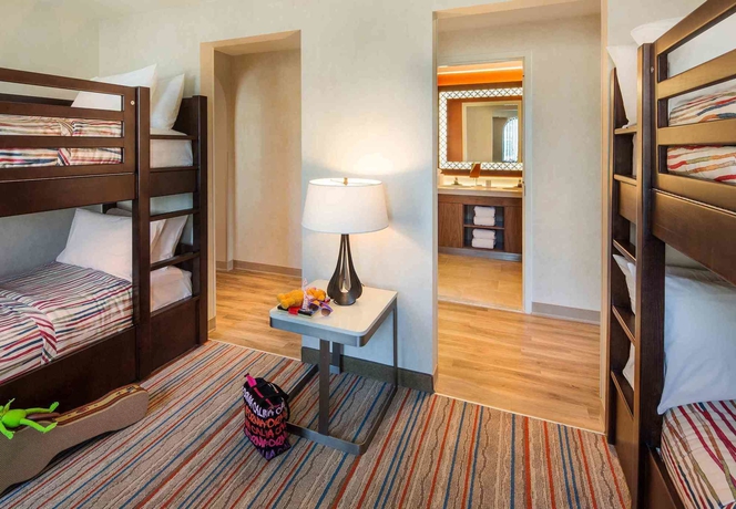 Imagen de la habitación del Hotel Courtyard By Marriott Anaheim Theme Park Entrance. Foto 8