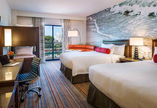 Imagen de la habitación del Hotel Courtyard By Marriott Anaheim Theme Park Entrance. Foto 12