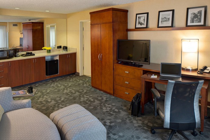 Imagen de la habitación del Hotel Courtyard By Marriott Anchorage Airport. Foto 10