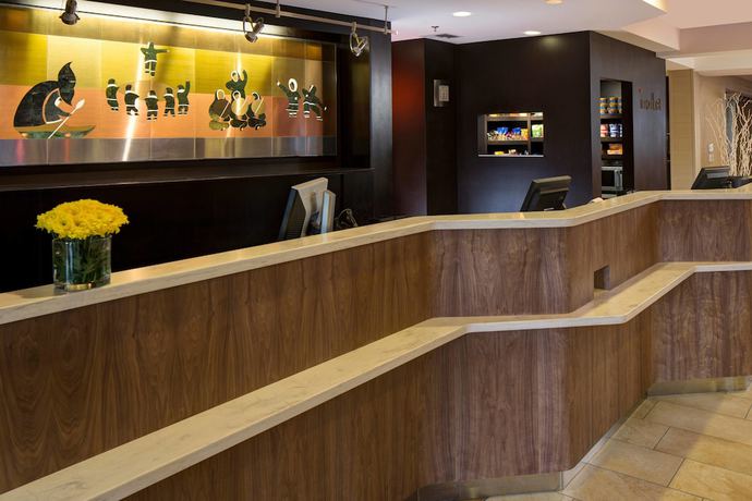 Imagen de los interiores del Hotel Courtyard By Marriott Anchorage Airport. Foto 16