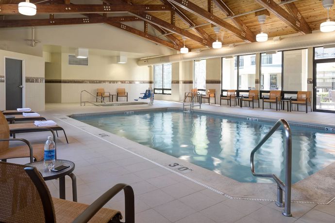 Imagen de la piscina del Hotel Courtyard By Marriott Anchorage Airport. Foto 20