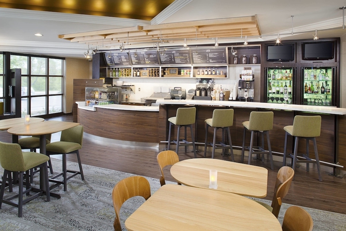 Imagen del bar/restaurante del Hotel Courtyard By Marriott Ann Arbor. Foto 5