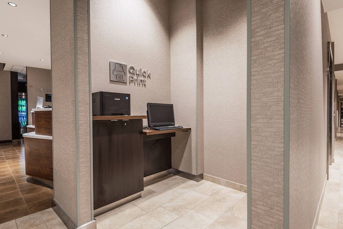 Imagen de los interiores del Hotel Courtyard By Marriott Ardmore. Foto 18