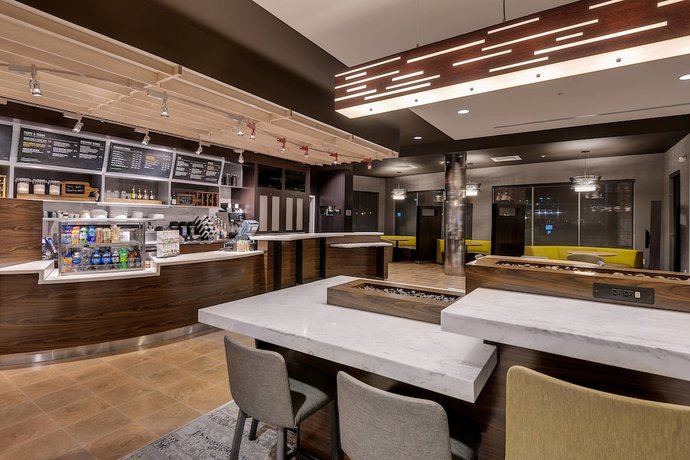 Imagen del bar/restaurante del Hotel Courtyard By Marriott Ardmore. Foto 10