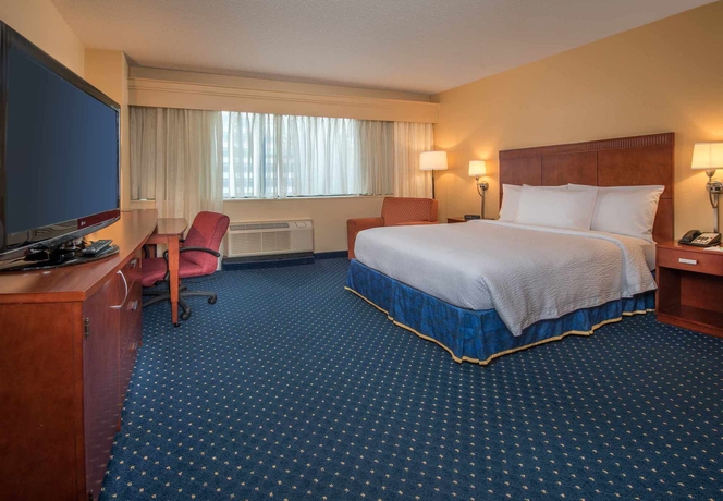 Imagen de la habitación del Hotel Courtyard By Marriott Arlington Crystal City/reagan National. Foto 1