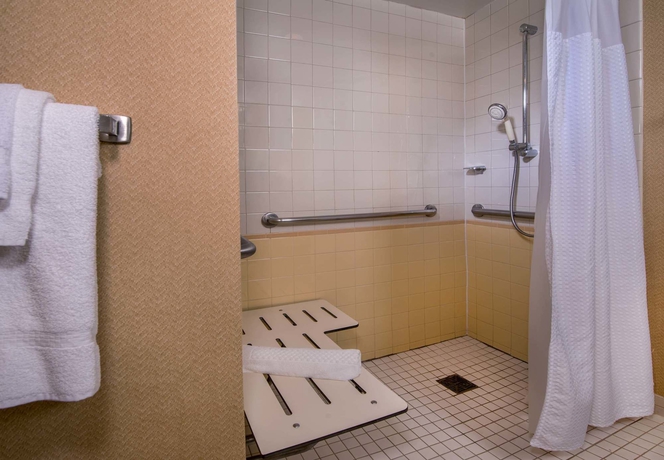 Imagen de la habitación del Hotel Courtyard By Marriott Arlington Crystal City/reagan National. Foto 4