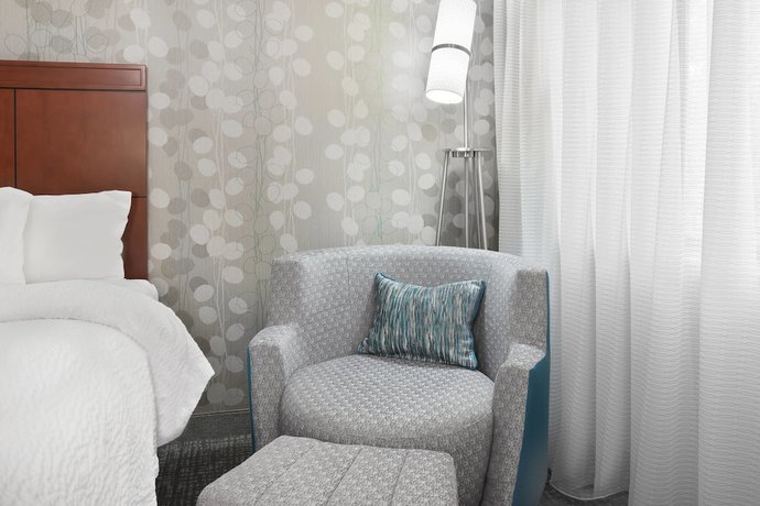 Imagen de la habitación del Hotel Courtyard By Marriott Asheville. Foto 7