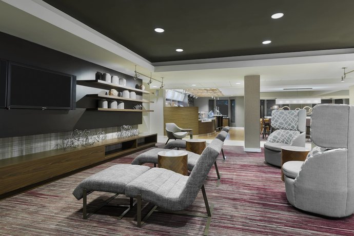 Imagen de los interiores del Hotel Courtyard By Marriott Asheville. Foto 17