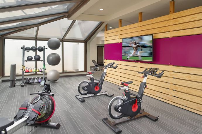 Imagen de los interiores del Hotel Courtyard By Marriott Atlanta Airport South/sullivan Road. Foto 16