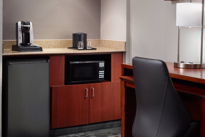 Imagen de la habitación del Hotel Courtyard By Marriott Atlanta Airport South/sullivan Road. Foto 9