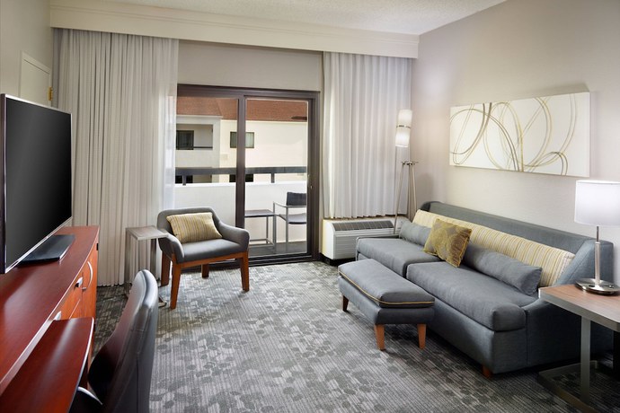 Imagen de la habitación del Hotel Courtyard By Marriott Atlanta Airport South/sullivan Road. Foto 10