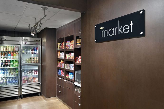 Imagen de los interiores del Hotel Courtyard By Marriott Atlanta Airport South/sullivan Road. Foto 18