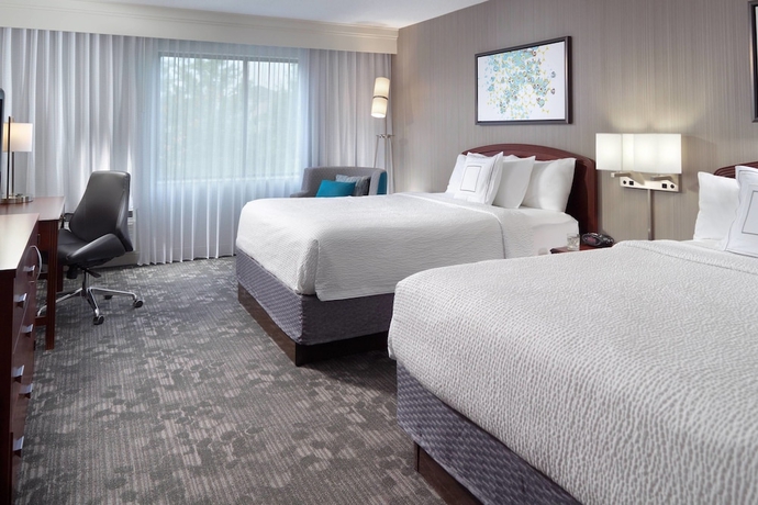 Imagen de la habitación del Hotel Courtyard By Marriott Atlanta Alpharetta. Foto 11