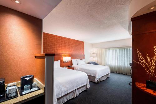 Imagen de la habitación del Hotel Courtyard By Marriott Atlanta Buford Mall Of Georgia. Foto 15