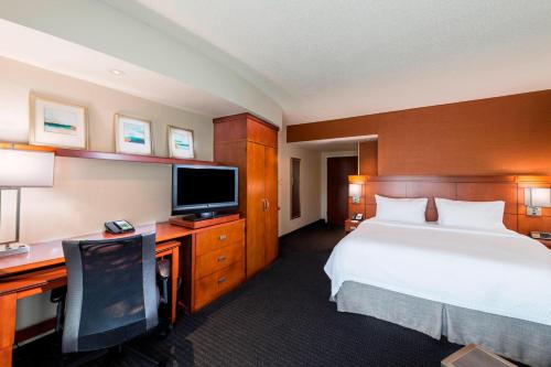 Imagen de la habitación del Hotel Courtyard By Marriott Atlanta Buford Mall Of Georgia. Foto 19