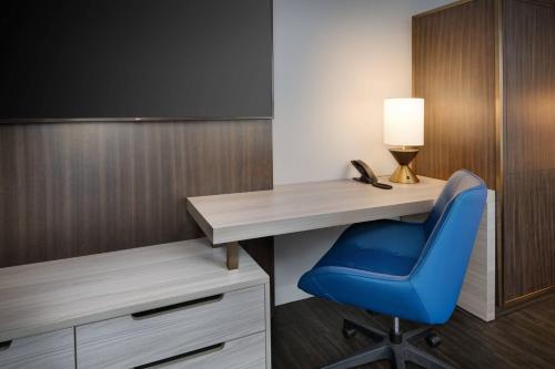 Imagen de la habitación del Hotel Courtyard By Marriott Atlanta Downtown. Foto 16