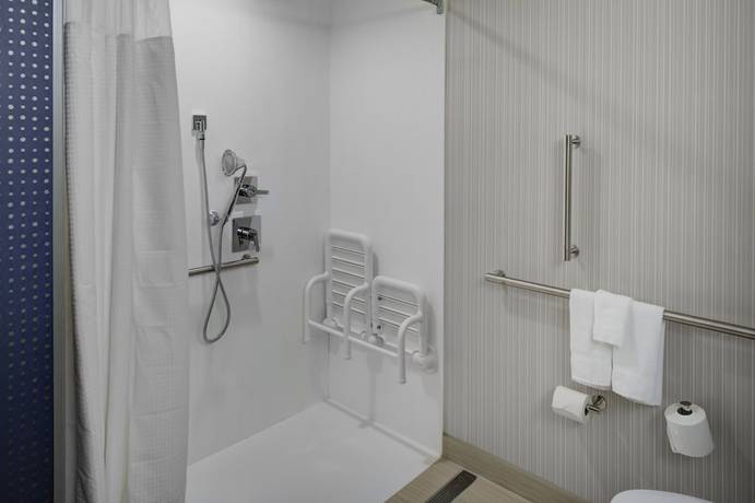Imagen de la habitación del Hotel Courtyard By Marriott Atlanta Kennesaw. Foto 11