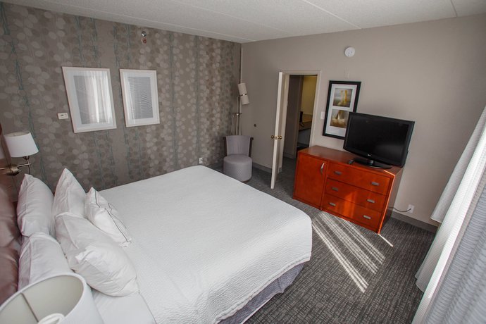 Imagen de la habitación del Hotel Courtyard By Marriott Atlanta Northlake. Foto 4
