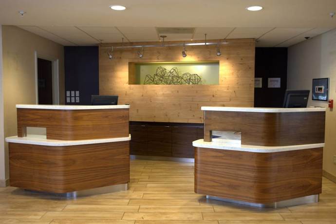 Imagen de los interiores del Hotel Courtyard By Marriott Atlanta Northlake. Foto 10
